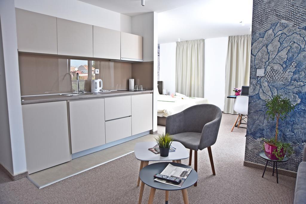 Kozle City Apartments Скоп'є Номер фото